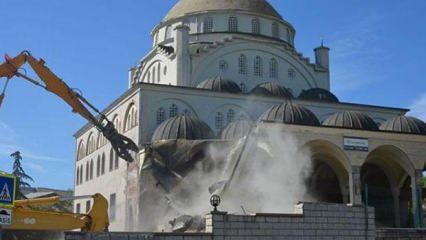 İmamoğlu camiyi yıktırmıştı! İBB yıllardır çivi çakmadı