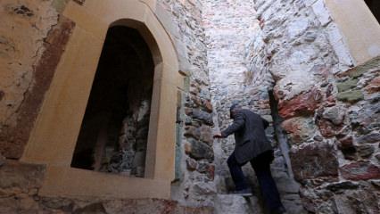 Kayalar oyularak yapıldı! Tam 300 metre yükseklikte: Kapalı odalar da açıldı