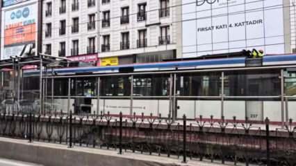 Sultangazi'de tramvay seferleri durdu, yoğunluk yaşandı