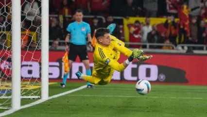 Süper Lig maçına kaleci damgası! Penaltı kurtarıp asist yaptı