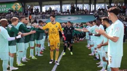 1. Lig ekibinden fair-play örneği! Şampiyona alkışlı ve çiçekli karşılama!