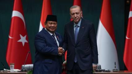 Diplomasinin kalbi Antalya’da attı
