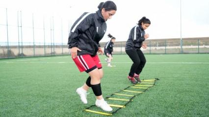 'Çocuk yaşta evliliğe' karşı kurulan futbol takımı başarıdan başarıya koşuyor