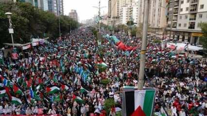 Pakistan'ın Karaçi kentinde binlerce kişi, İsrail'in Gazze'ye saldırılarını protesto etti