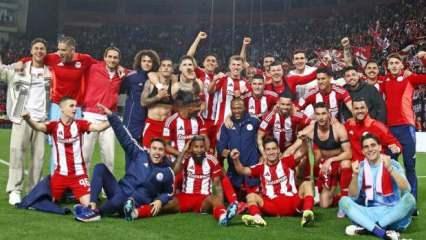 Süper Lig'in eski yıldızı Olympiakos'u şampiyon yaptı