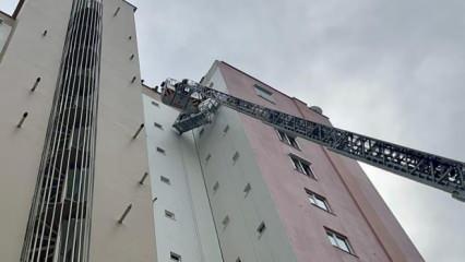 12. katta can pazarı: 2 işçi iskelede mahsur kaldı