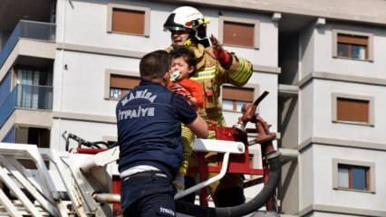 7 katlı binada korkutan yangın: Korku dolu anlar