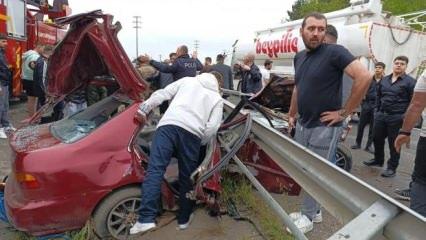 Bariyere çarpan otomobildeki 2 kişi ağır yaralandı