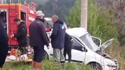 Denizli’de otomobil elektrik direğine çarptı; 2 ölü, 1 yaralı