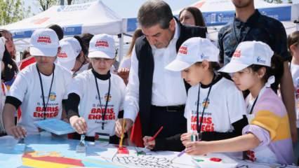 Esenler'de Barış Ekmeği Festivali renkli başladı!