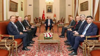 Meclis Başkanı Kurtulmuş, MÜSİAD heyetini kabul etti