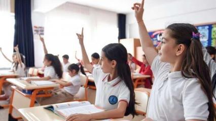 Öğrenci ve veliler dikkat! O tarihte okullar bir gün tatil edilecek