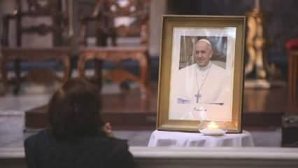 Papa Franciscus'un mezarından ilk fotoğraflar paylaşıldı