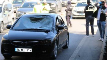 Polis kimlik sordu, köprüden atlayıp arabanın üstüne düştü