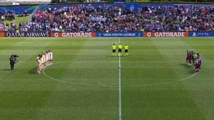 Salzburg - Trabzonspor yarı finalinde Papa Francis için saygı duruşu