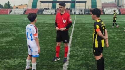 Tribünler 17 yaşındaki hakemi alkışladı: Rekabet bir süreliğine unutuldu