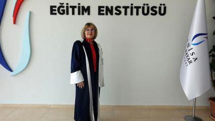 40 yıl sonra üniversiteye dönüp 72 yaşında "doktor" ünvanı aldı