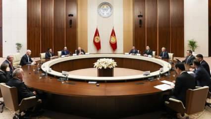Kurtulmuş, Caparov ve Turgunbek Uulu ile bir araya geldi
