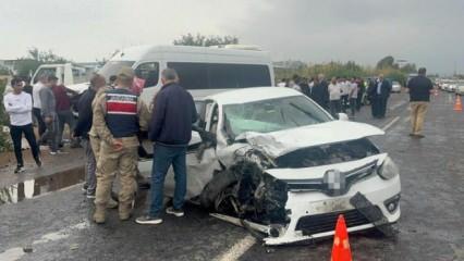 Şanlıurfa'da minibüs ile otomobil çarpıştı: 5 yaralı