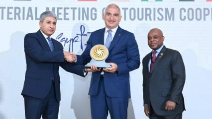 D-8'in ilk turizm şehri Antalya oldu