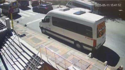 Kağıthane'de can pazarı! Servis aracı yayaların arasına daldı: Ölü ve yaralılar var