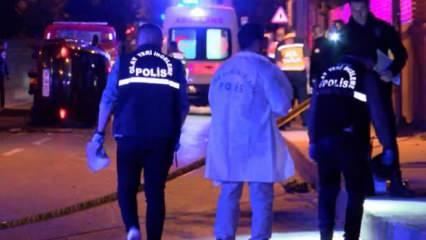 Kartal'da otomobil kaldırıma çarpıp devrildi: 1 ölü