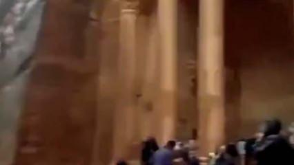 Ürdün'deki yağış Petra antik kentinde sele neden oldu, 1800 turist tahliye edildi