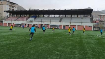 Hakkari sokaklarında keşfedildi: Henüz 16 yaşında, hedefi Süper Lig