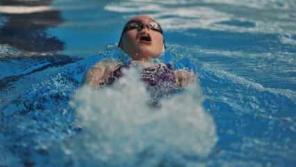 13 yaşındaki milli paralimpik yüzücü Yüce'nin hedefi Los Angeles 2028