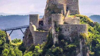 Bosna Hersek’in tarihi hazinesi: Srebrenik Kalesi