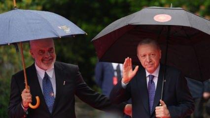 Cumhurbaşkanı Erdoğan Arnavutluk'ta! Başbakan Edi Rama tarafından karşılandı