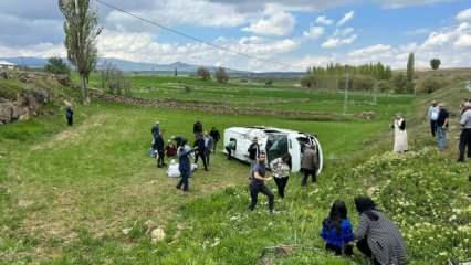 Kayseri'de öğrenci servisi devrildi: Çok sayıda yaralı var! 