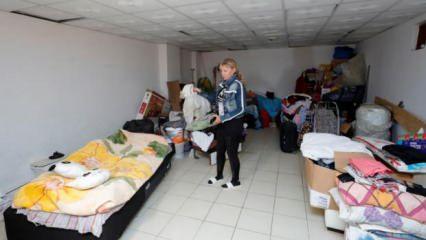 Kiracısı çıkmayınca 4 yıldır depoda yaşıyor!