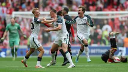 19 yaşında takımını 8 yıl sonra &uuml;st lige taşıdı! 90+5'te tarihi galibiyet