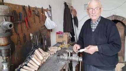 Rızkı için 70 yıldır aynı tezgâhta: 'Ölürsem bu iş de biter!' Tanesini 50 TL...