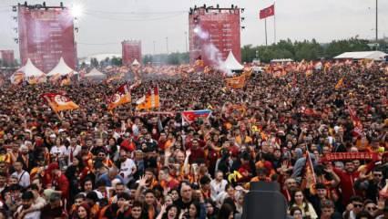 Yenikapı tıklım tıklım! Şampiyonluk kutlamaları başladı