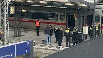 Almanya'da tren istasyonunda bıçaklı saldırı! 12 yaralı