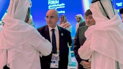 Bakan Şimşek, Doha'da Türkiye'deki yatırım fırsatlarını anlattı