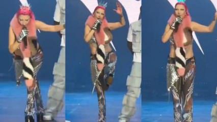 Hande Yener'den sahnede yine provokasyon: Bu devri bitireceğiz