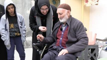 İHH, 60 adet akülü tekerlekli sandalye dağıttı