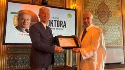 Yazar Beşir Ayvazoğlu'na İstanbul Üniversitesi'nden fahri doktora
