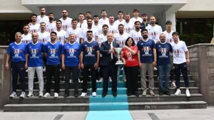 1556 nüfuslu köyün takımı amatörde şampiyon oldu: 3. Lig'e yükseldiler