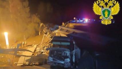 Rusya'da köprü trenin üstüne çöktü! Çok sayıda ölü