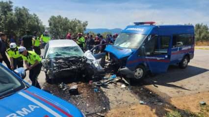 Bursa'da jandarma minibüsü ile otomobil çarpıştı: 1 ölü, 2 yaralı