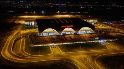 Diyarbakır Havalimanı'nda pistte çatlak