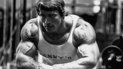 Arnold Schwarzenegger son haliyle şaşırtıyor