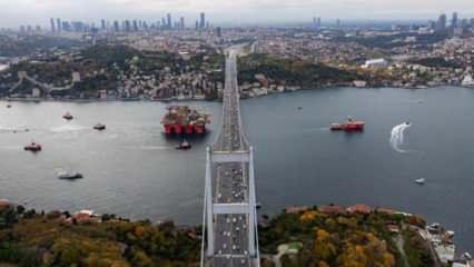 İstanbul Boğazı'nda gemi trafiği askıya alındı