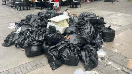 İzmir'i grev vurdu: Sokaklar çöp yığınlarıyla doldu