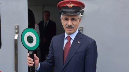 Bakan Uraloğlu'ndan TÜRASAŞ Araç Teslim Töreni'nde yerli hızlı tren açıklaması!