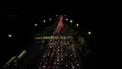 Bayram göçü trafiği durma noktasına getirdi